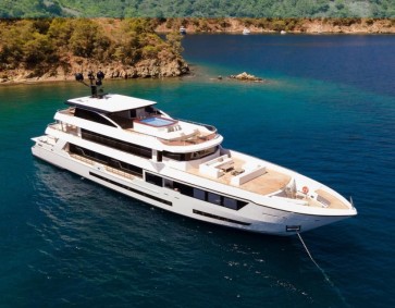 Superyacht Adamaris