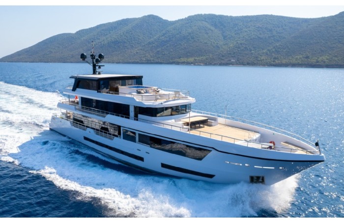 Superyacht Adamaris