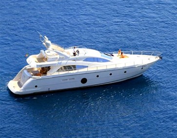 MOTOR YACHTS CHARTER